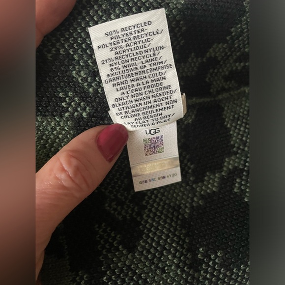 UGG Camo Knit Beanie in Green and Black - Picture 13 of 13